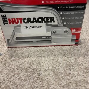 Vintage 1995 The Nut Cracker by Munsey NC89 Cast Aluminum Lever Action Made USA